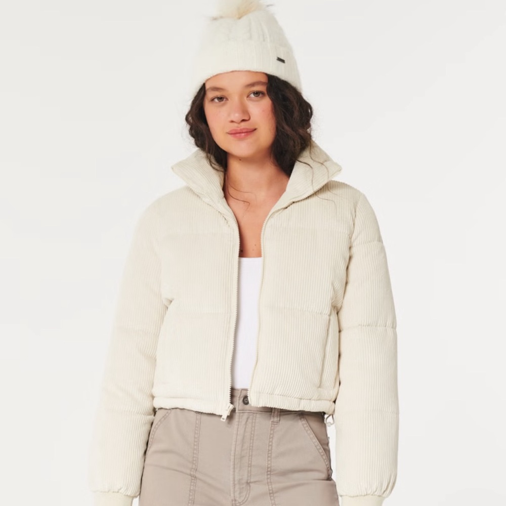 Hollister - Cream Corduroy Mini Puffer Jacket SIZE S (used once)
